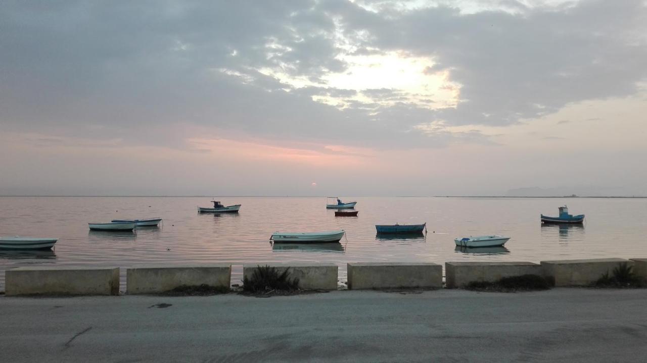 Alykes Bed & Breakfast Marsala Bagian luar foto
